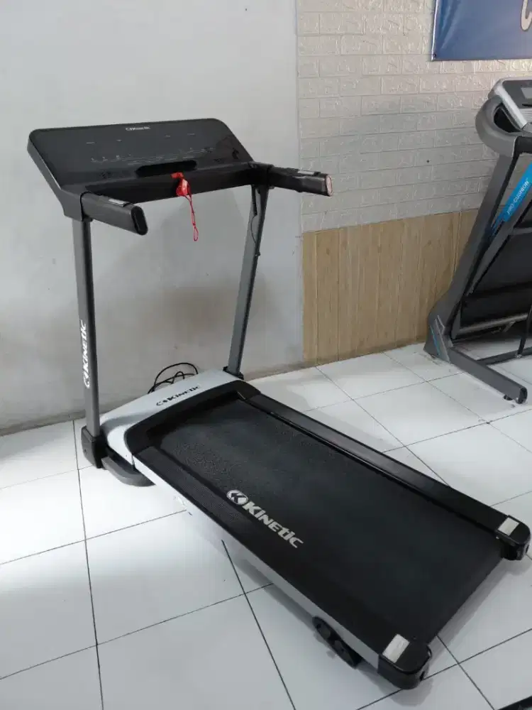 Treadmill Kinetic Second Layar Sentuh