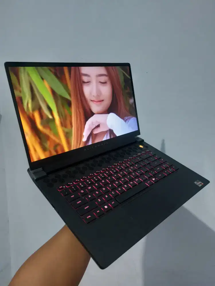 Laptop Alienware M15 Ryzen 7-6800H