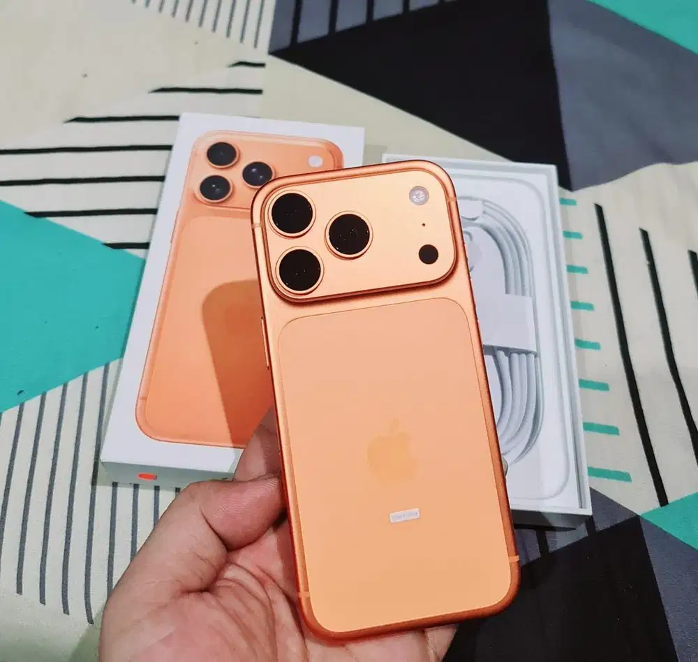 Iphone 17 pro 256 gb osmic orange ibox baru 3 hari pakai