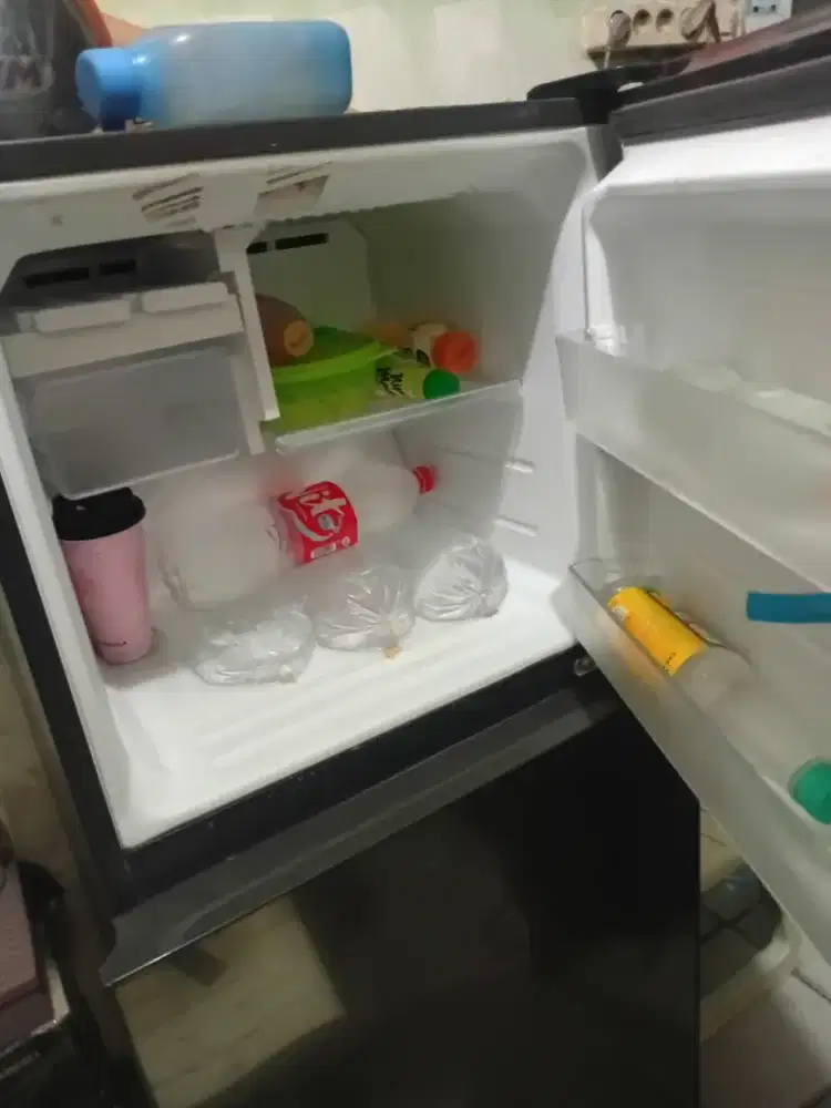 Di Jual Kulkas SHARP 2PINTU, Siapa cepat dia Dapat