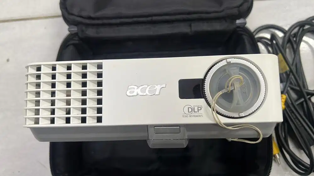 Proyektor Bekas Acer DLP P3150 Mini Projector Normal Kondisi Nego