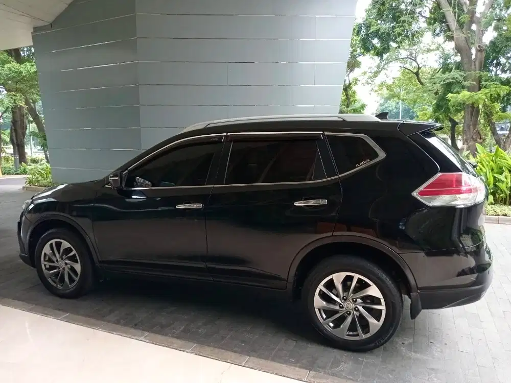 NISSAN XTRAIL X-TRAIL X TRAIL Hitam 2016 2.5 AT Full Original Mulus