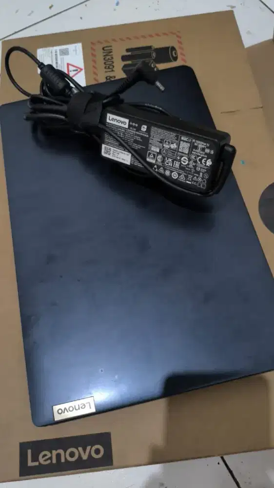 Jual laptop second lenovo ideapad 3141AU7 core i3 gen 12 Ram 8 SSD 256