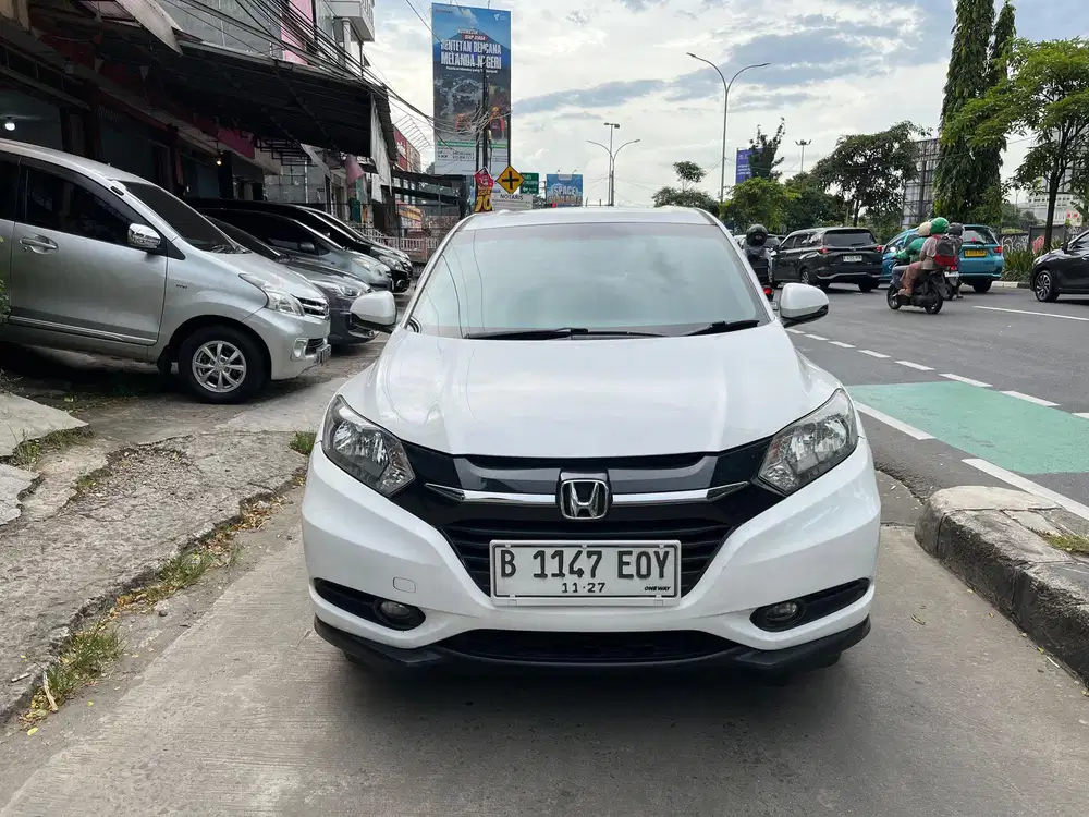 Honda HRV 1.5 E Automatic 2017 Putih Super Istimewa