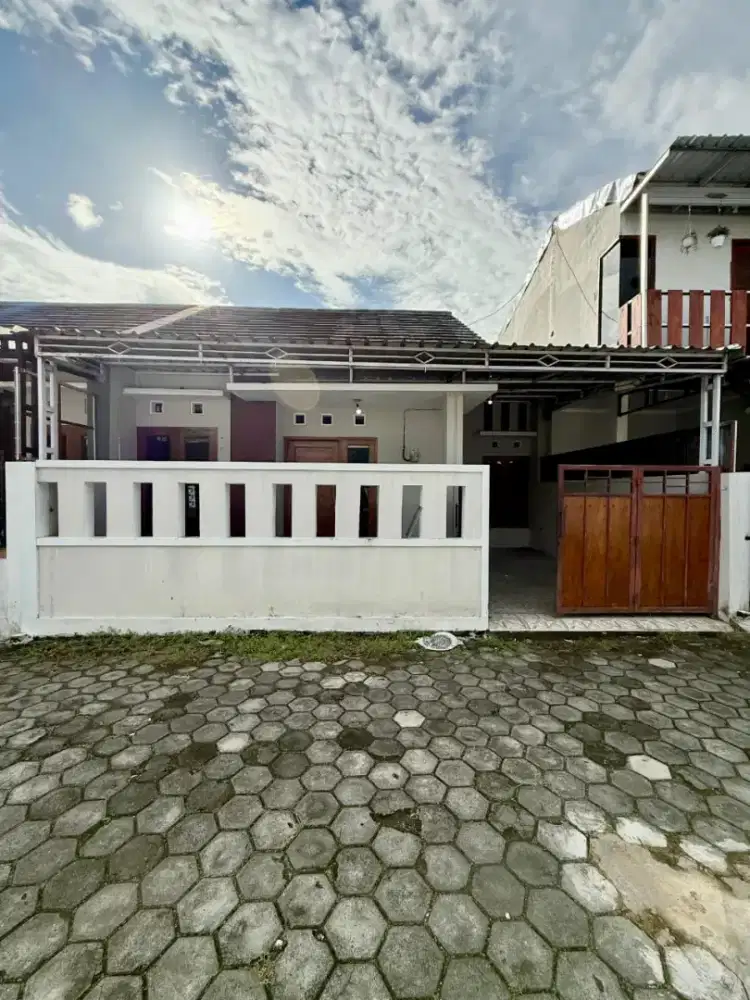 Rumah Dalam Perunahan Dekat Kampus UAD 7 Menit Ke Kota Jogja