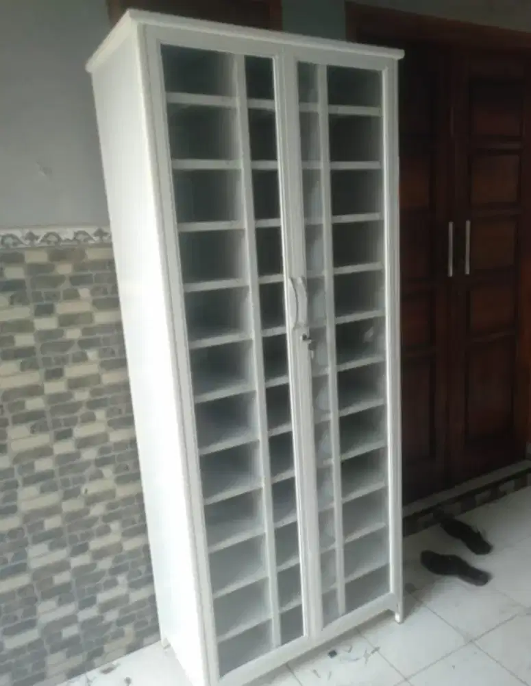 Lemari Kaca Almini 12 Sap Custom ( 180 x 80 x 35 cm )