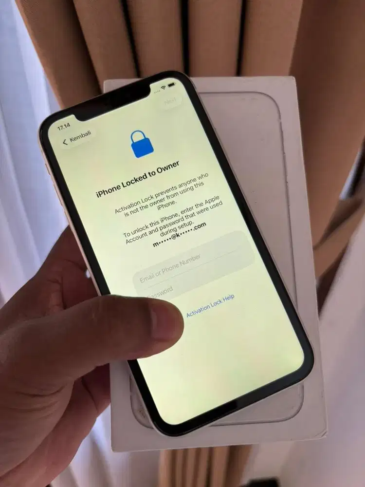 iPhone 11 Lock iCloud 64GB mulus