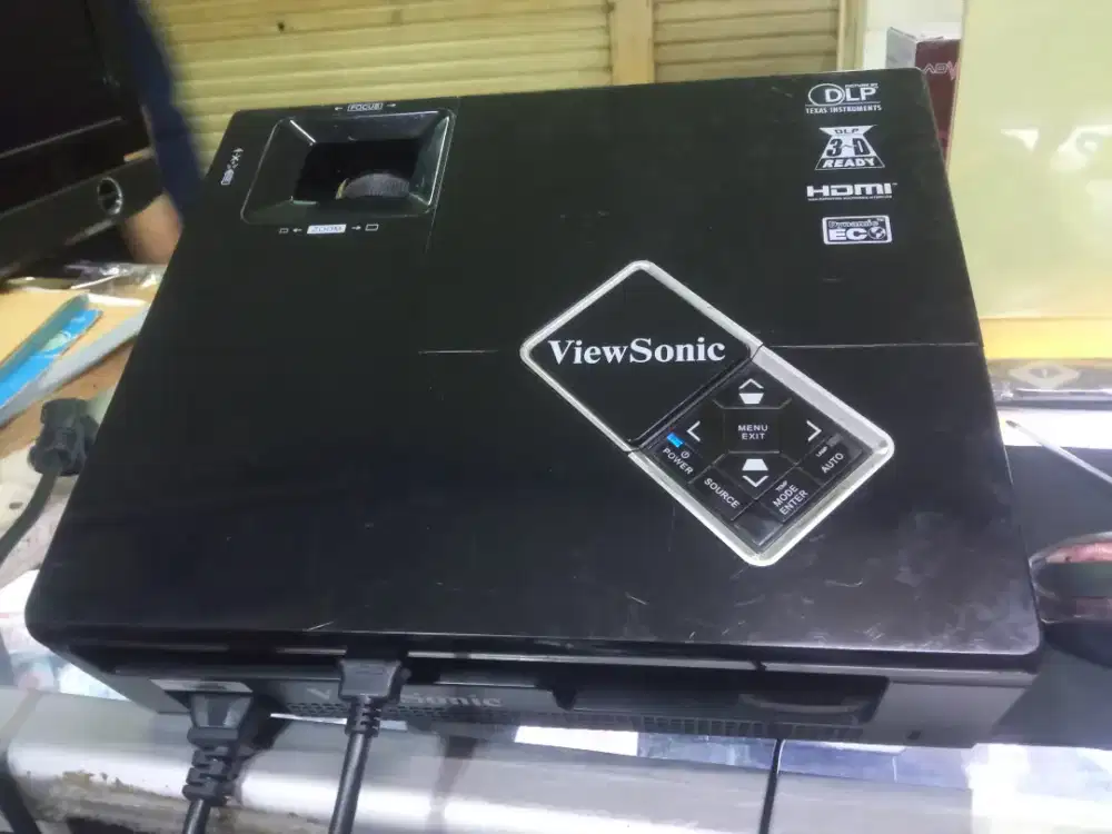 Viewdonic hdmi,,terang, siap nobar