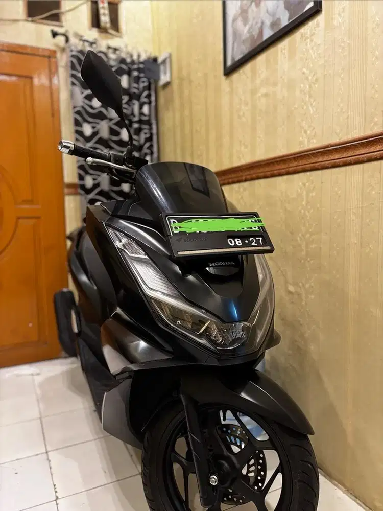 2022 Honda PCX 160 CBS hitam doff
