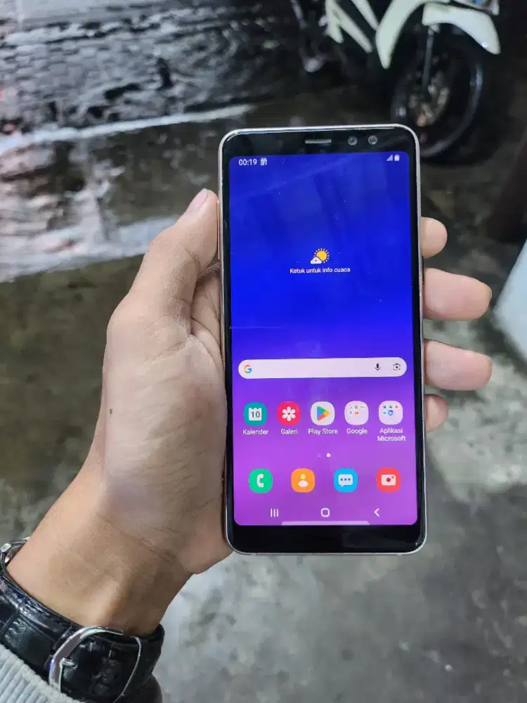 Samsung a8 4/32gb nominus