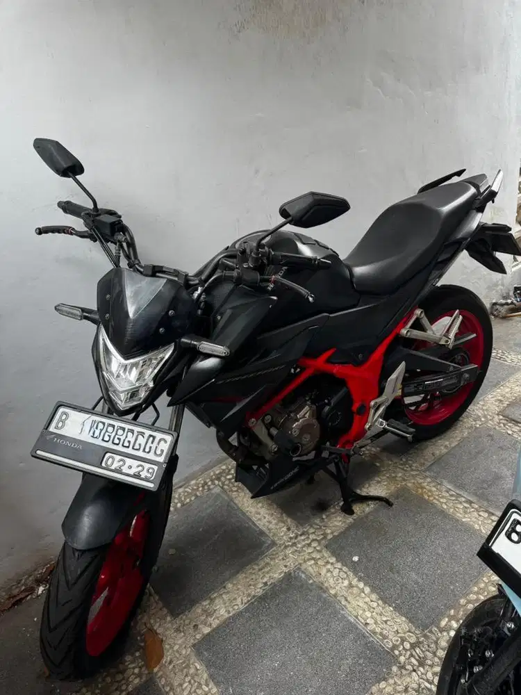 CB 150 R 2018 Hitam Merah