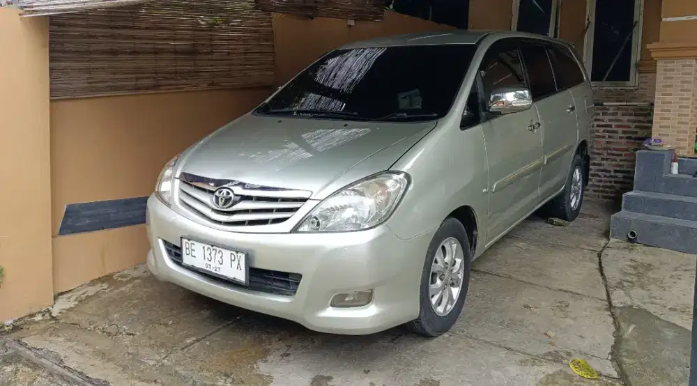 Kijang innova inova 2010 G 2.0 MT