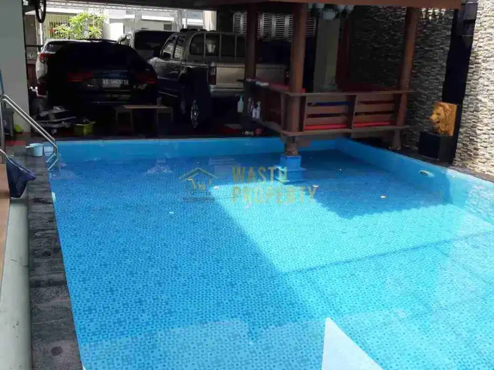 DIJUAL CEPAT BUC RUMAH MEWAH DEKAT STADION MAGUWO