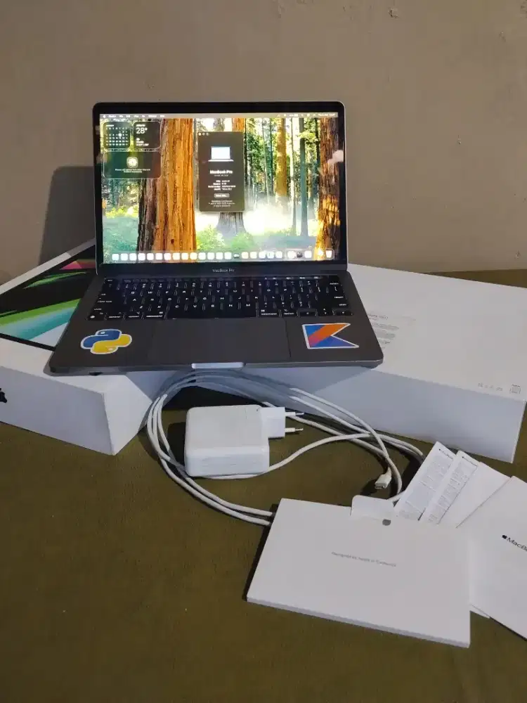 MacBook Pro M1 8/256 Space Grey Fullset Lengkap