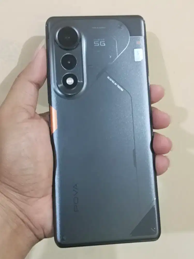 Tecno Pova curved 5G ram 8/256 mulus no minus
Kelengkapan hp csan