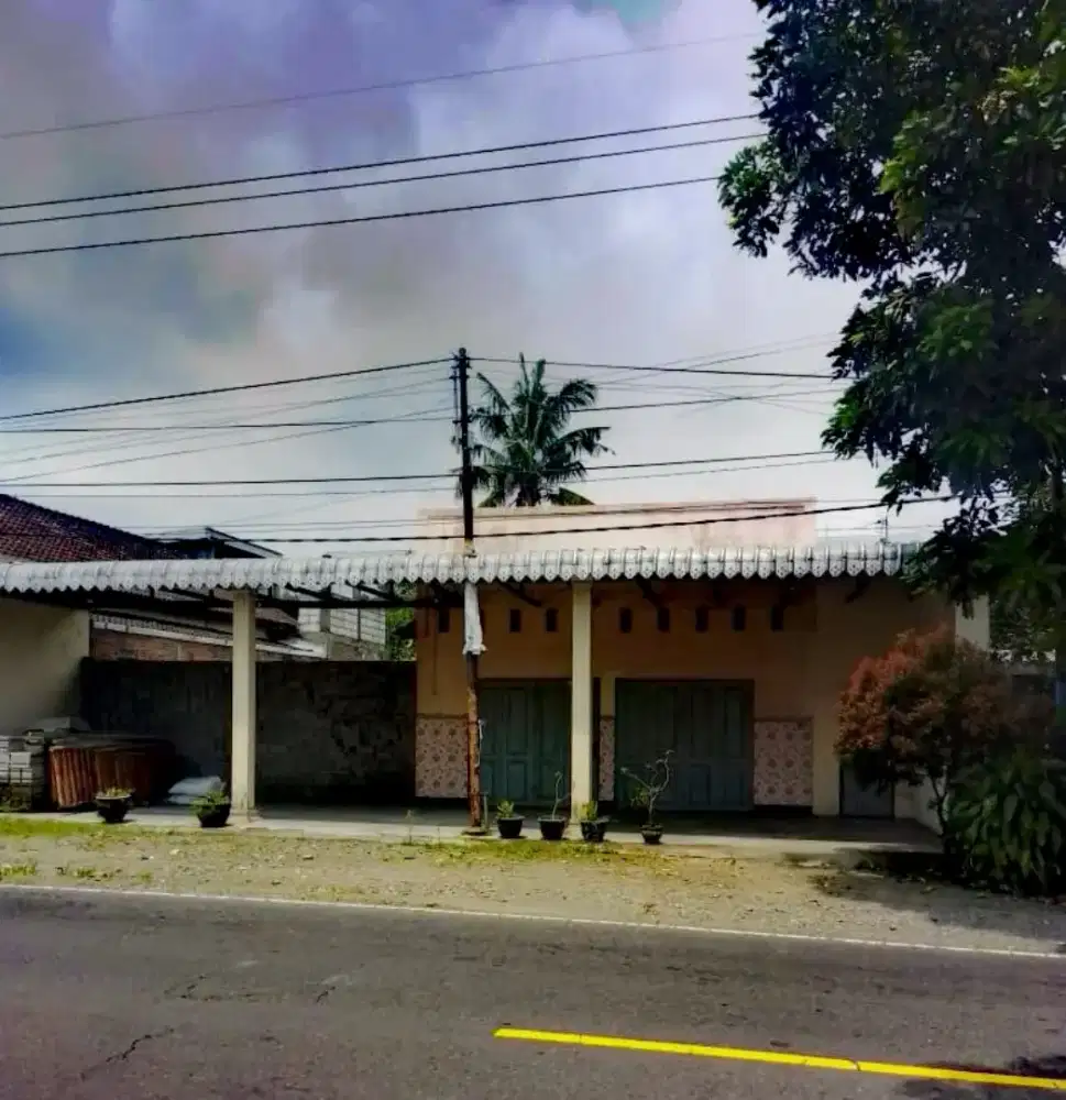 Dijual Rumah dan Tanah Pekarangan Belakang Luas 1124m2 atau 80,3ru