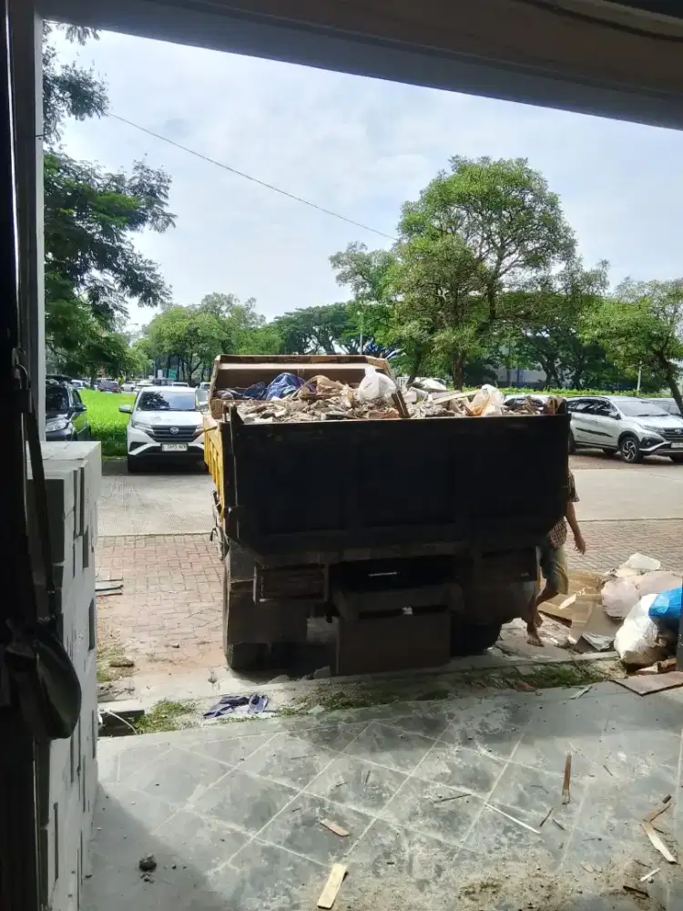 Jasa buang puing dan angkut sampah