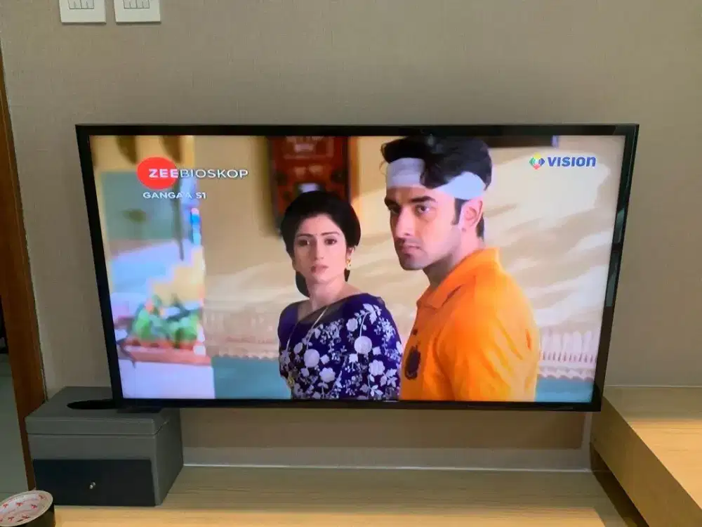 Tv led 32 inch + speaker + stb digital mulus siap pakai