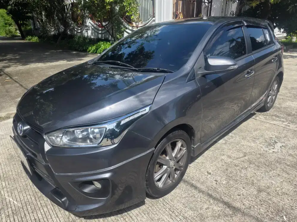 Dijual Toyota Yaris TRD Sportivo AT 2015 grey pajak on