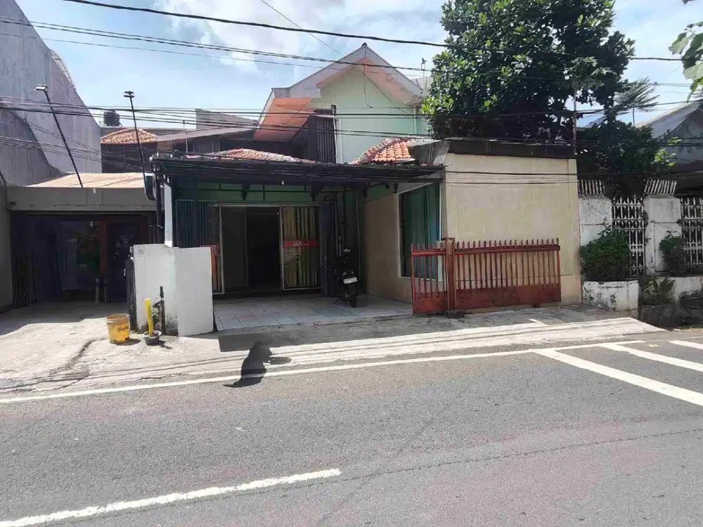 Rumah Strategis untuk Kantor/Usaha dekat Stasiun dan Tol Cawang di Tebet Timur, Jaksel