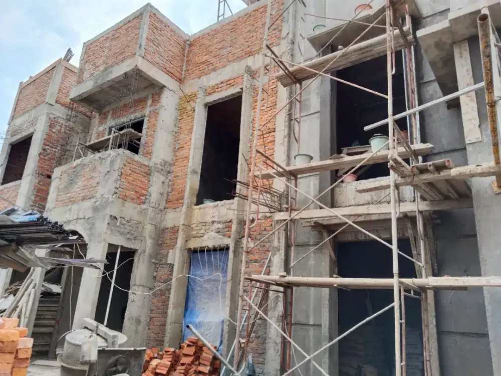 HAMPIR JADI ‼️ RUMAH BARU 3 LANTAI DI PONDOK BAMBU