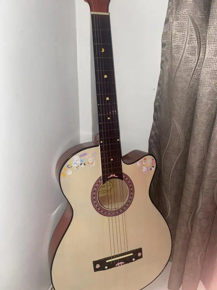 Gitar Murah Bekas