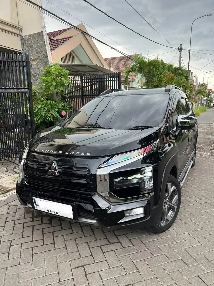 FullVar km37rb xpander cross prem 2023 reg (L) tg1 dr bru expander