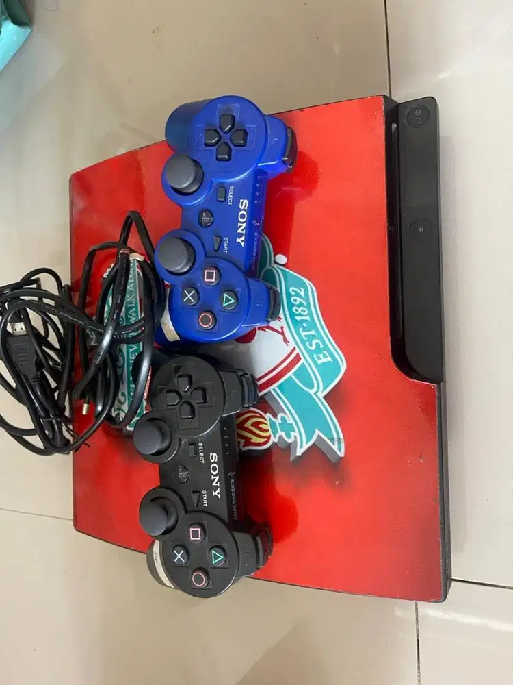 PS 3 Slim + 2 stick