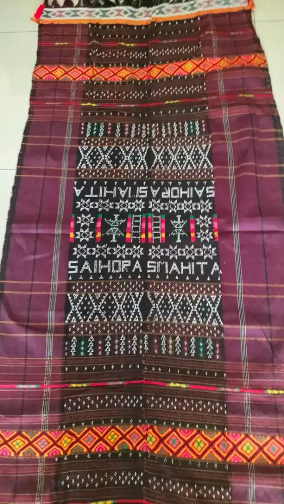 Kain tenun dari Sumatra Utara