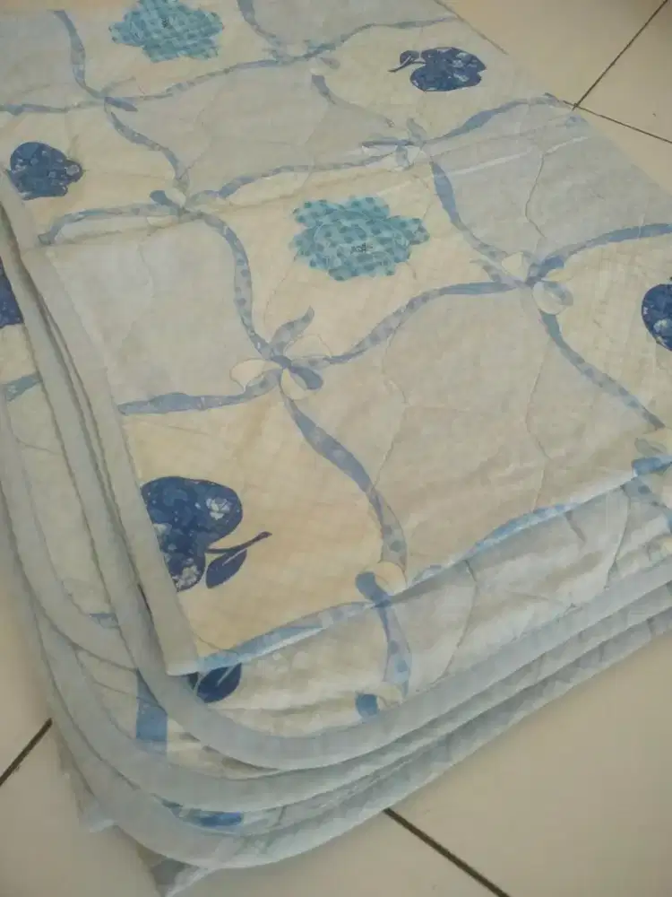 Bed cover katun adem
