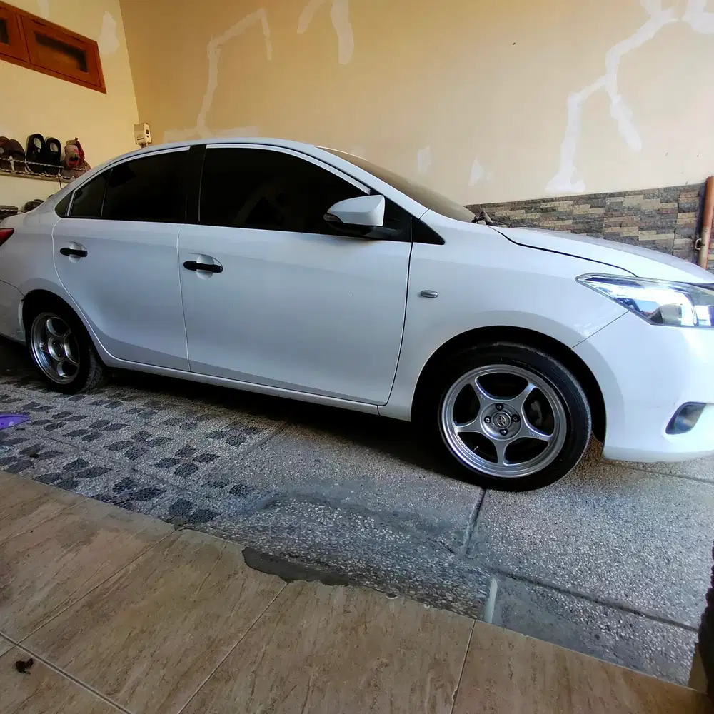 Toyota Limo 2016 Bensin