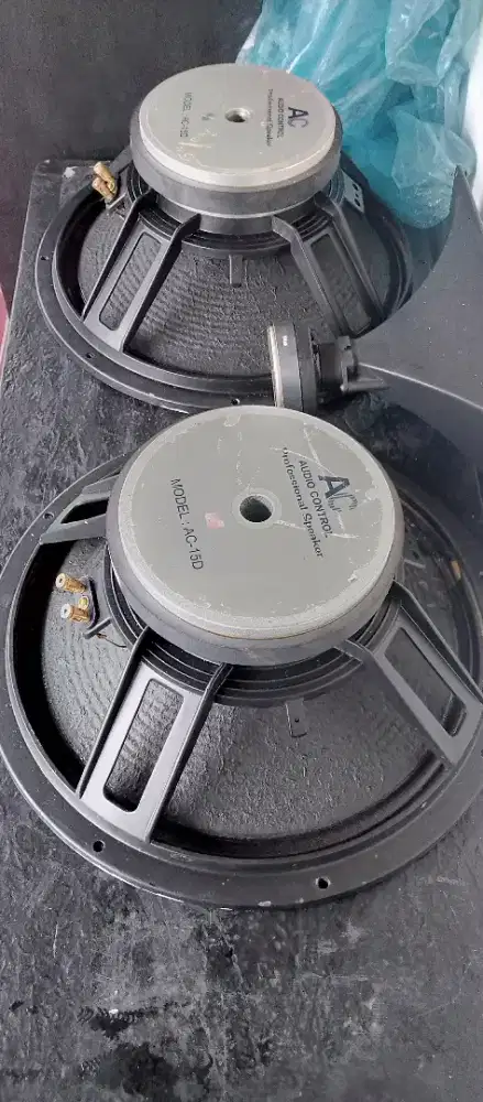 speaker merk AC 15D. second.sepasang