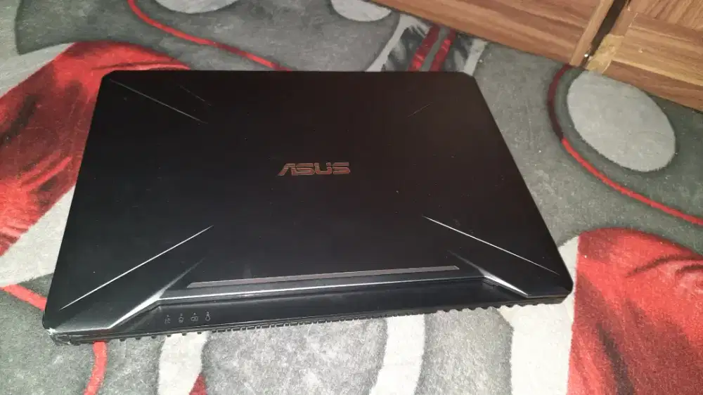 Asus TUf FX505DT. Ryzen 7 3750. Ram 8 gb ,HDD 1 TB. GTX 1650 .RGB