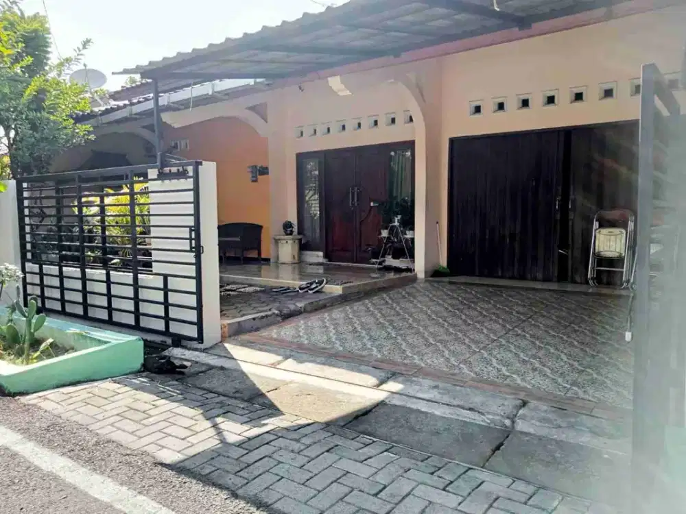 RUMAH CANTIK PUSAT KOTA DI JL SENTIAKI RAYA BULU LOR SEMARANG UTARA