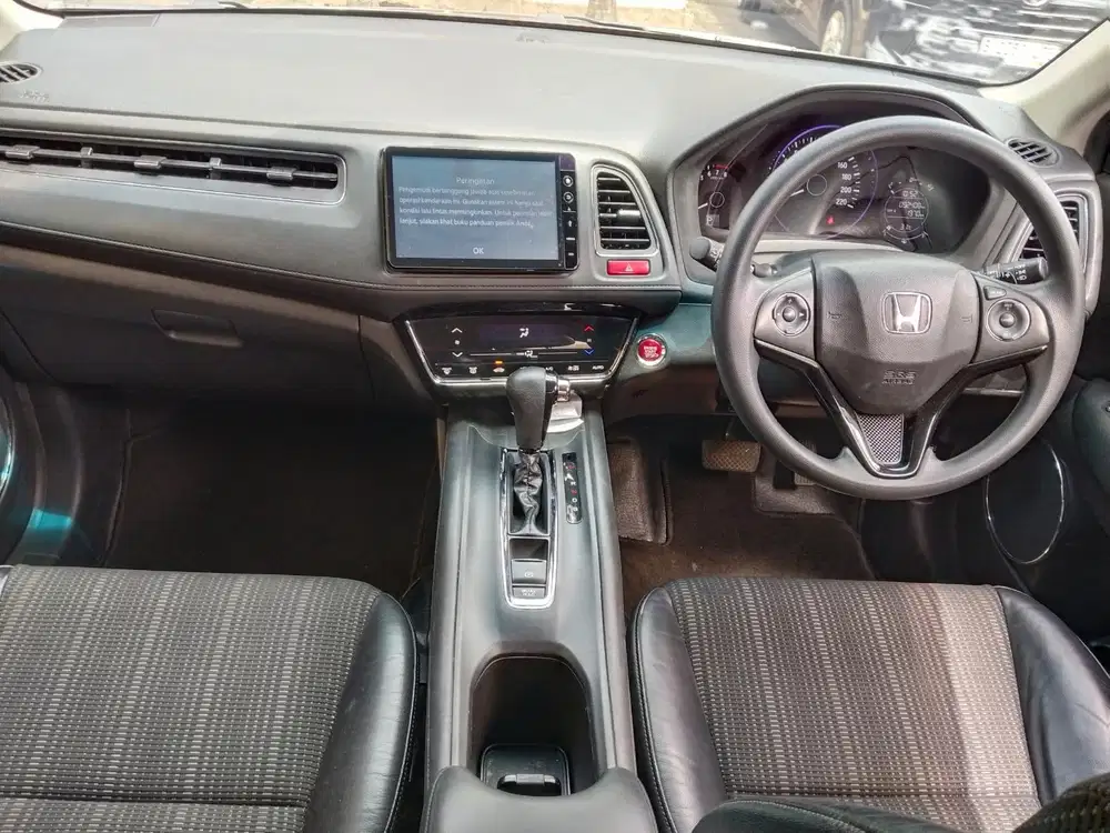 Honda HR-V 1.5 E at 2017 harga cash rp.168jt