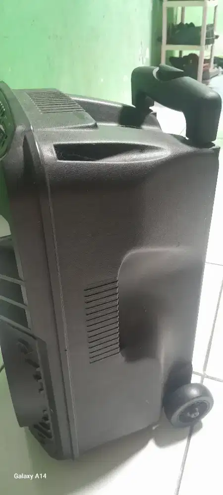 Speker advence tribels aktip.