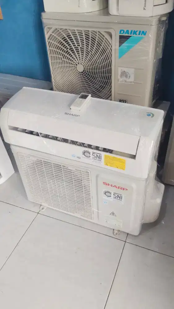 AC 1/2 pk Sharp low watt