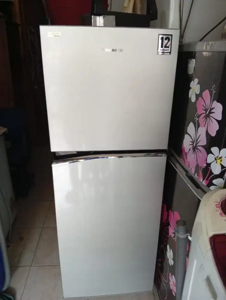 Kulkas bekas 2 pintu Mer Panasonic kea Normal