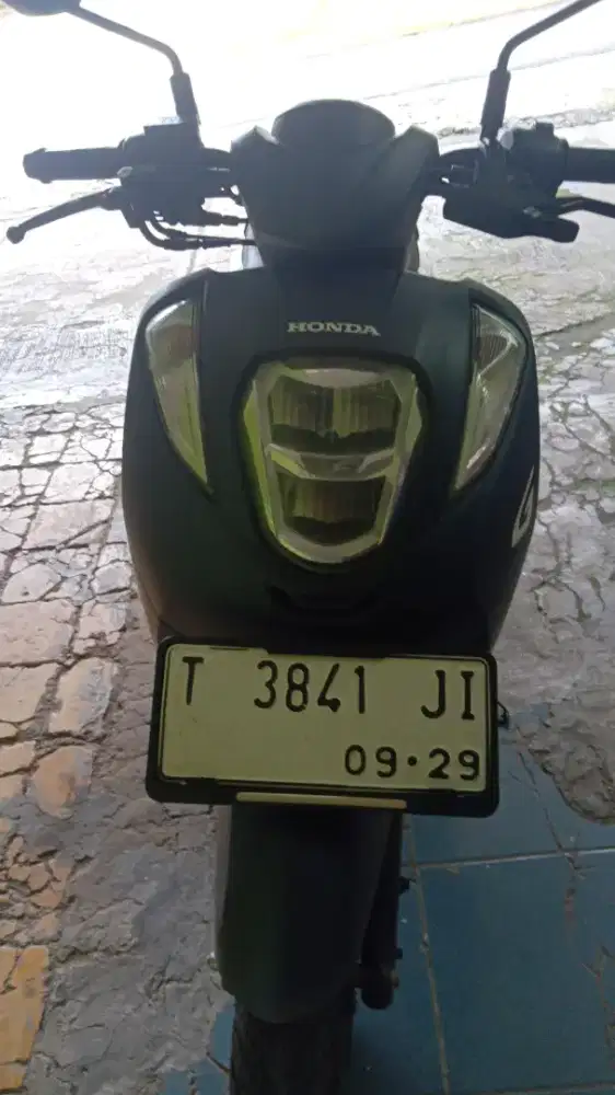 Genio iss 2024 warna abu abu