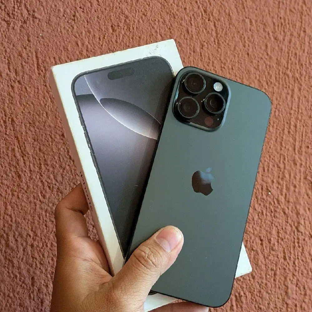 Iphone 16 Pro Max 256Gb Simlock garansi ON hingga april 2026