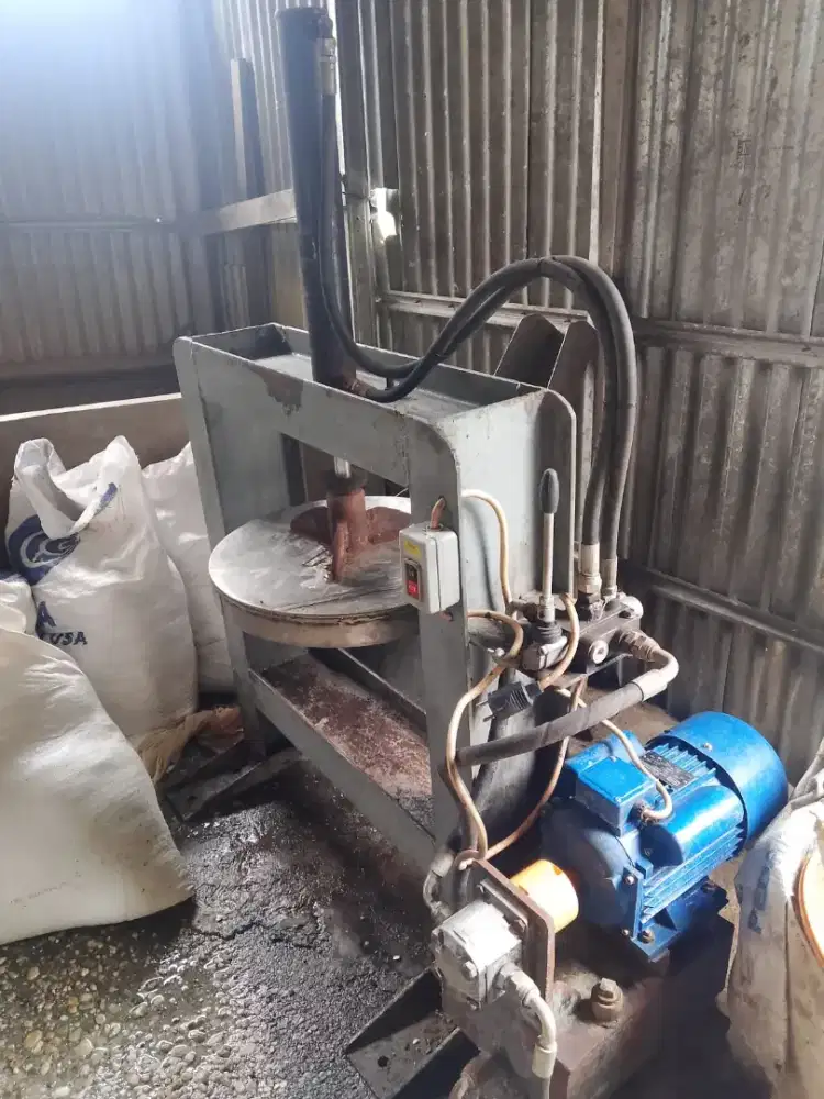 Mesin pemeras santan kelapa dan tahu