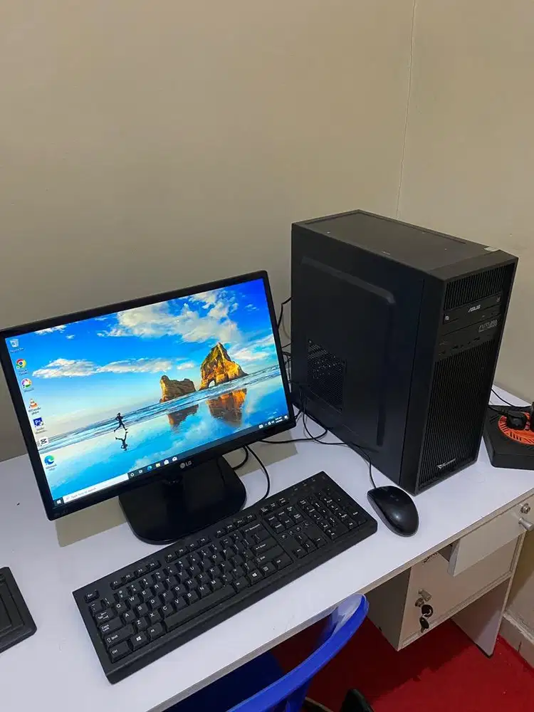 Komputer core i5 moniter LED 20 in