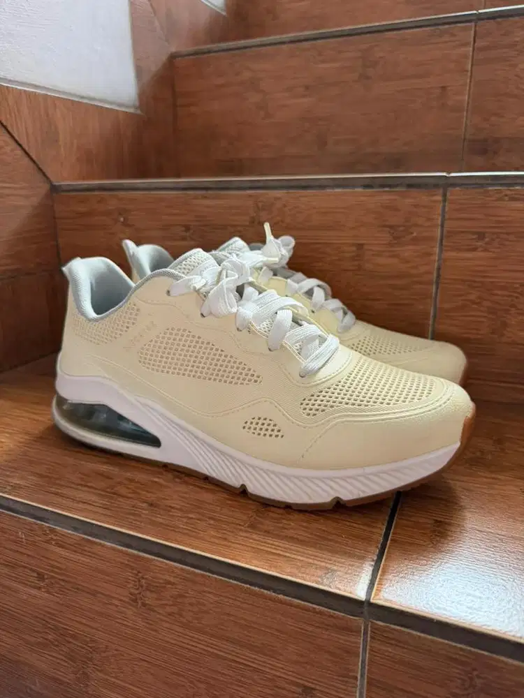 Skechers uno 2 memory foam