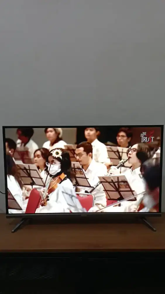 SMART TV COOCAA LED HD WIFI 32S7G DIPAKAI CUMA KEPAKE 2 BULANAN, MULUS