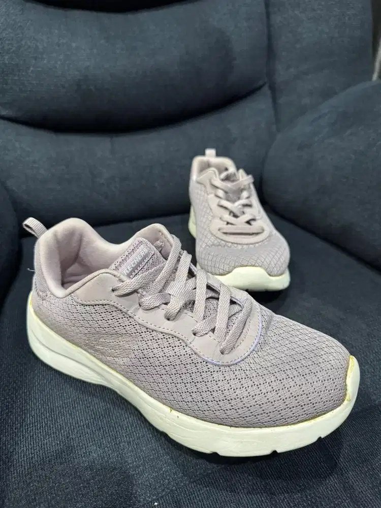 Sepatu Skechers