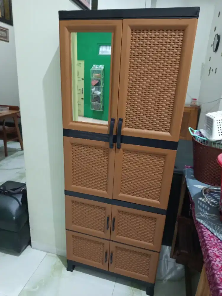 Lemari plastik napolly