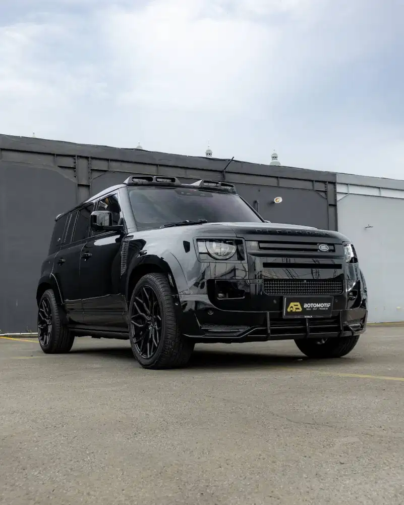 Land Rover Defender SE 110 P300  Black 2020