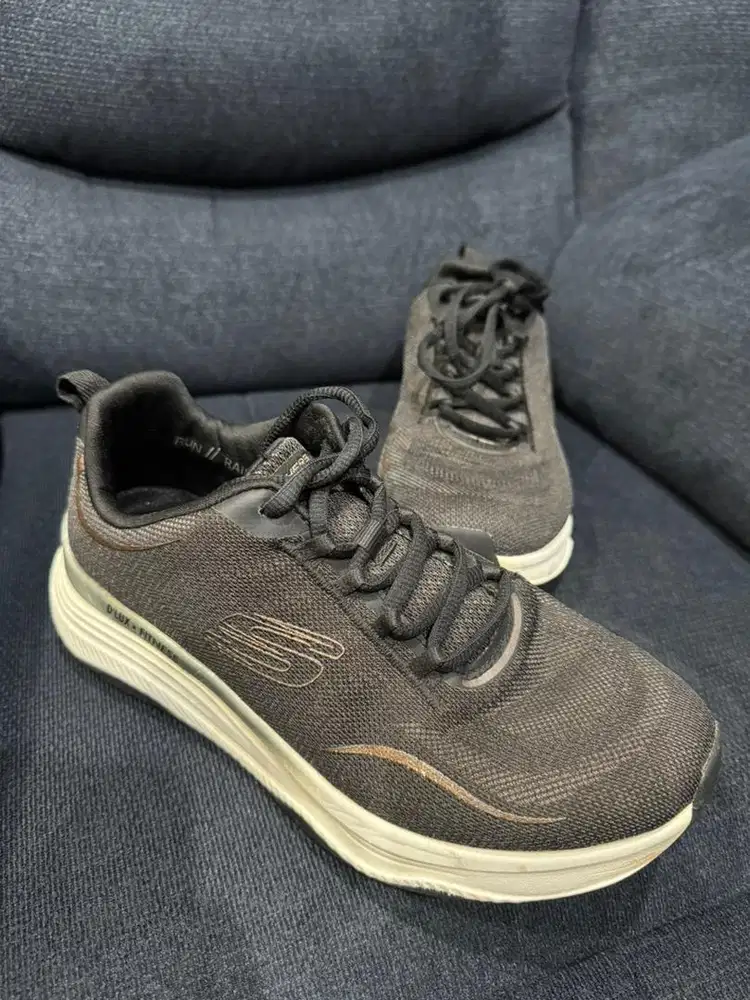 Sepatu Skechers