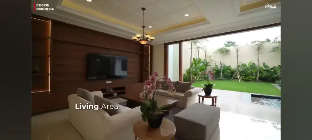 ART Wanita PP tidak takut Anjing