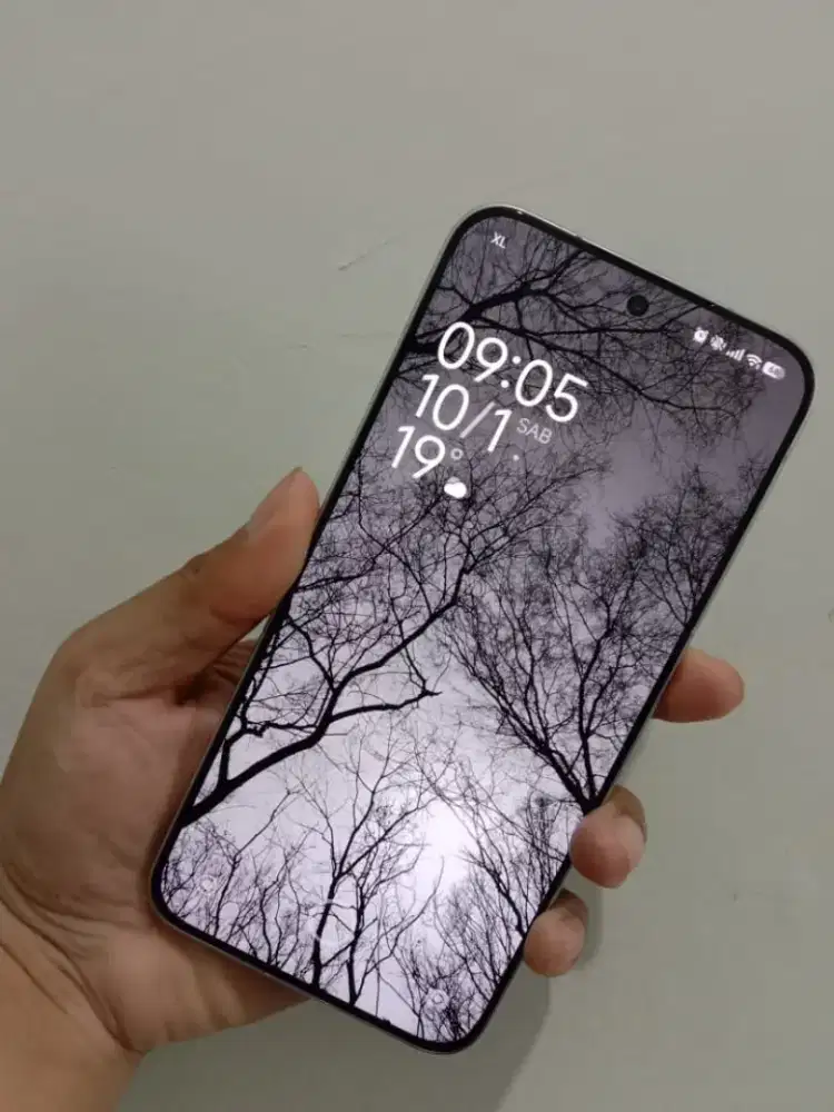 Fs: Poco f7 white 12/512 mulus